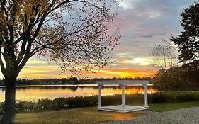 Lakeside Inn Wakefield Massachusetts